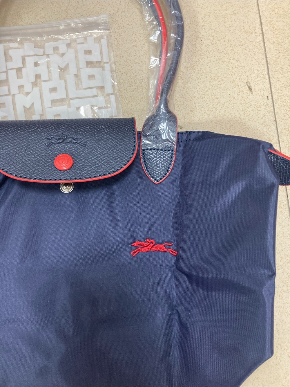 Longchamp navy shoulder bag with red trim - Picture 4 of 5